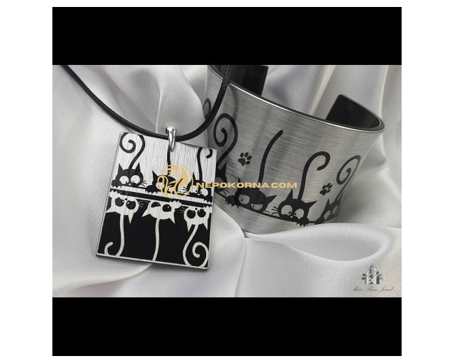 Bratara si colier - Mur