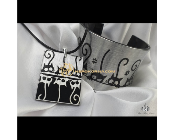 Bratara si colier - Mur